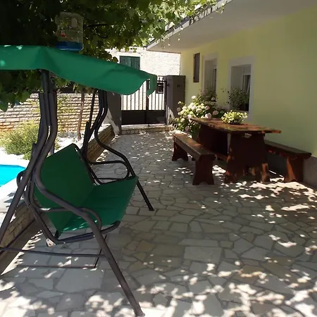Aurelia Apartment